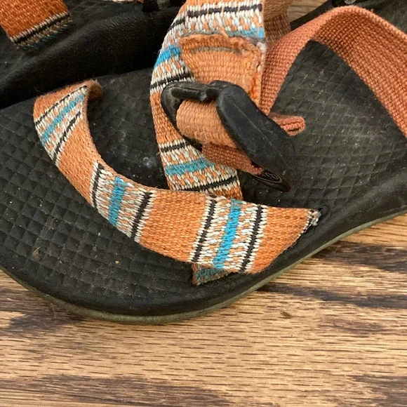 Toddler Boys Chacos size 10 Orange and blue - Picture 2 of 7
